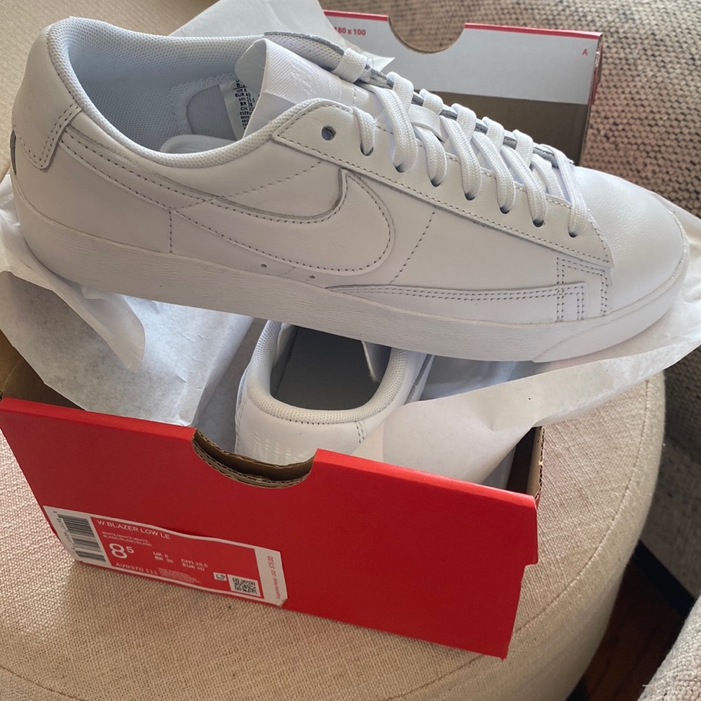 Nike White Blazer Sneakers NEVER BEEN WORN